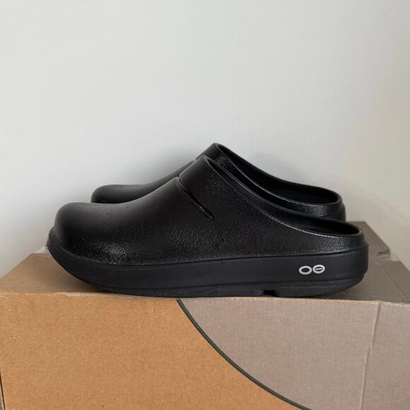 ￼OOFOS OOCLOOG ‘Triple Black’ Clog Comfort Sandal- Men 6- W 8 main image 8